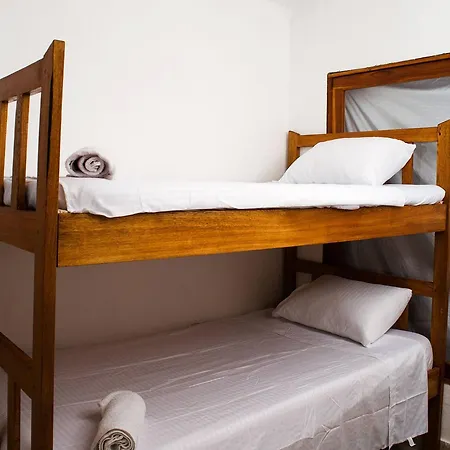 Сasa de vacaciones Hb-m8 House With 8 Bedrooms, Pool And Near The Sea