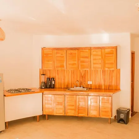 Hb-m8 House With 8 Bedrooms, Pool And Near The Sea